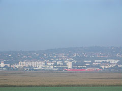 The eastern side of Szekszárd, viewed from the motorway - Szekszárd, Hungria