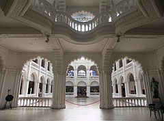 The lobby and the great hall (atrium) - Budapest, Ungheria