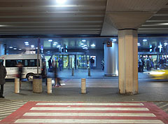 Budapest Liszt Ferenc Airport, Terminal 2A, the arrival area from outside - Budapest, Ungheria