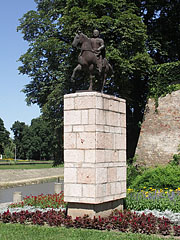 Statue of St. Stephen riding a horse in the Castle Garden on the river bank of Rába - Győr, Ungheria