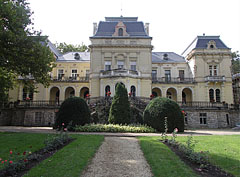 The 50-room neo-baroque style Andrássy Mansion of Tóalmás (former Beretvás Mansion) - Tóalmás, Ungheria