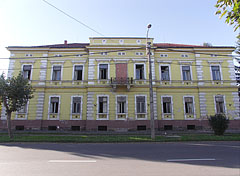 The neoclassical-eclectic style former building of the Town Court - Barcs, Unkari