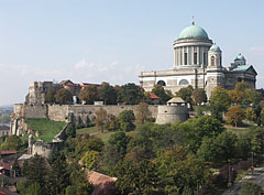 The Castle of Esztergom and the Basilica on the Castle Hill, viewed from the Szent Tamás Hill - Esztergom, Unkari