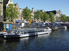 Excursion boat harbour - Amsterdam, Nizozemska