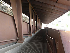 Staircase beside the escalator - Budimpešta, Madžarska