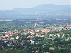 Moving away from Mogyoród first Fót and Dunakeszi, then over River Danube at the foot of the mountains Szentendre town can be seen - Mogyoród, Madžarska