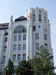 Wonderful secession (Art Nouveau) style building, the former Modern & Breitner Department Store and apartment house - Будапеща, Унгария