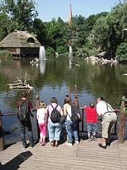 Great Lake, with the Crocodile House and the spire of the Australia House on the other side - Будапеща, Унгария