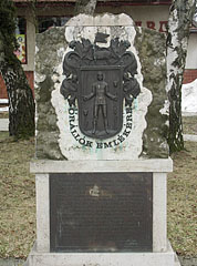 "In memory of the guardians" ("Őrállók emlékére"), bronze relief on a limestone rock - Őriszentpéter, Унгария