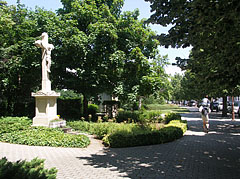 The part of the Millenium Park next to the main street - Siófok, Унгария