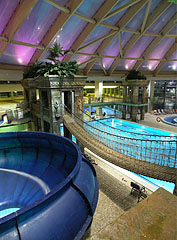The so-called Onion waterslide and a suspension bridge under the giant dome - Будапешт, Венгрия