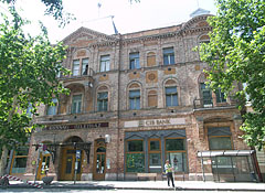 The red brick impressive Hotel National - Szolnok (Сольнок), Венгрия