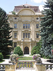 Szent István University of Gödöllő, the inner courtyard and garden - Gödöllő, Ungarn