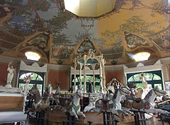 The interior of the monumental merry-go-round, that won the prestigious Europa Nostra architectural award as well - Boedapest, Hongarije