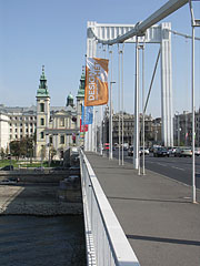 Looking at Pest from the Elizabeth Bridge - Budapest, Ungarn