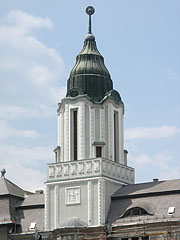 The tower of the Art Nouveau style Bishop's Palace of Debrecen - Debrecen, Ungern