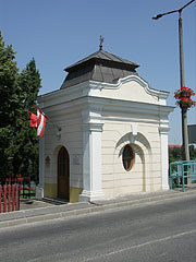Former customs house at the Csepel Island foot of the Árpád Bridge - Ráckeve, ハンガリー