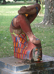 Clown Fountain, terracotta-(reddish-brown)-colored stone sculpture and fountain with mosaic inlay - 布达佩斯, 匈牙利