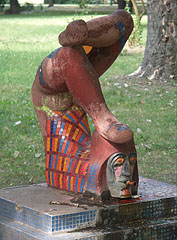 Clown Fountain, terracotta-(reddish-brown)-colored stone sculpture and fountain with mosaic inlay - Будимпешта, Мађарска