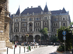 The French-renaissance style Dreschler Palace (former ballet Institute), viewed from the Opera House - Budapešť, Maďarsko