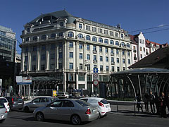 Traffic on the Small Bouleward ("Kiskörút") - Budapešť, Maďarsko