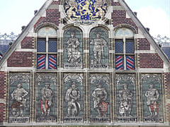 Pictures on the the facade of the Rijksmuseum (National Museum) - Amsterdam, Hollanda