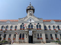 The Art Nouveau (secessionist) style Town Hall (the building includes the City Court as well) - Ráckeve, Macaristan