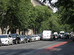 A smaller "traffic jam" on the Andrássy Avenue - Budapesta, Ungaria