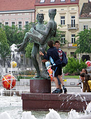 Happy kids on the "Fauns" Fountain - Szombathely, Ungaria