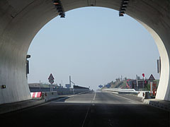 The 481-meter-long viaduct over the Palotabozsoki Stream, it begins directly at the end of the "Véménd" tunnel (or Tunnel "D") - Szekszárd, Hungria