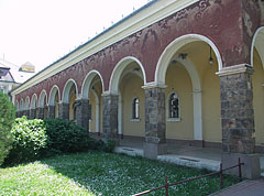 The sgraffito decorated archway of the Tisza Hotel, Spa and Thermal Bath - Szolnok, Hungria