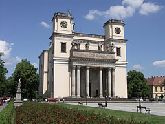 Episcopal Cathedral of Vác (sometimes also called Vác Dome or Great Church of Vác) - Vác, Hungría