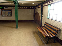 Millennium Underground Railway (Metro Line 1), "Bajcsy-Zsilinszky út" station - Budapest, Ungheria