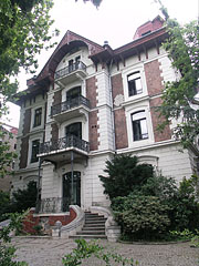 The four-story villa of Rezső Ray architect - Budapest, Ungheria