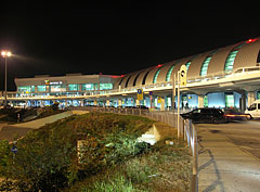 Budapest Liszt Ferenc Airport, the Terminal 2A / 2B from outside - Budapest, Ungheria