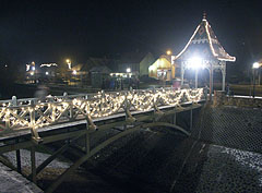 Mood lighting in the main square just before Christmas - Mogyoród, Ungheria