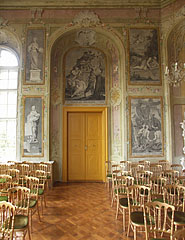 The upstairs Ceremonial Hall, with unique black and white pictures on the wall from the Greek mythology, imitating copperplate engravings - Pécel, Ungheria