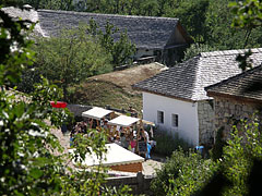 Street fair stands at the household of the hoers from Mád, viewed from the vineyard's hillside - Szentendre (Sant'Andrea), Ungheria