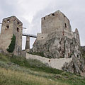 The ruins of the medieval Castle of Csesznek at 330 meters above sea level - Csesznek, Hongrie