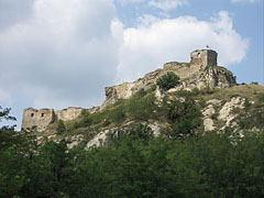 The Castle of Sirok on the hilltop, in the place of a former Slavic pagan castle - Sirok, Unkari