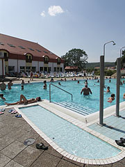 The outdoor adventure pool in the open-air bath - Kehidakustány, Madžarska