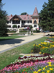 The flowered park is the so-called "Rose Arbor" (in Hungarian "Rózsalugas") - Keszthely, Madžarska