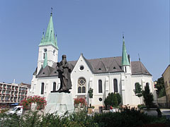 Statue of Lajos Kossuth Hungarian politician at the Roman Catholic Cathedral of Kaposvár - Kaposvár, Węgry