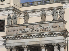 Sculptures of the apostles on the forefront of the Episcopal Cathedral of Vác - Vác, Węgry