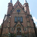 The castle-like brick-walled neo-gothic style Reformed church of Szolnok - Szolnok, Унгария