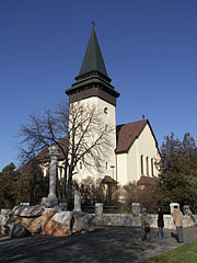 The Roman Catholic Church of Püspökladány, and the Millenium Memorial in front of it - Püspökladány, Ungarn