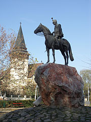 The so-called "Hussar Memorial", monument of the Hungarian Revolution of 1848 in the main square - Püspökladány, Ungarn