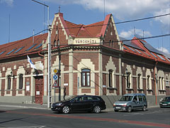 Town Hall of Dunakeszi (it was built in 1901, it was called Village Hall since 1977) - Dunakeszi, Hongarije