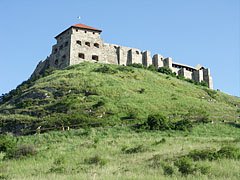 The Castle of Sümeg on the verdant hill, at 245 meters above the sea level - Sümeg, Hongarije