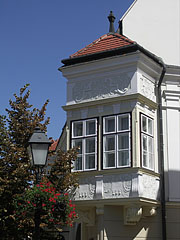 Corner balcony of the Altabak House - Győr, Ungarn